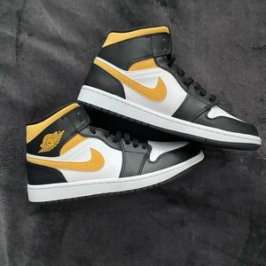 Air Jordan 1 Mid - Black & Yellow